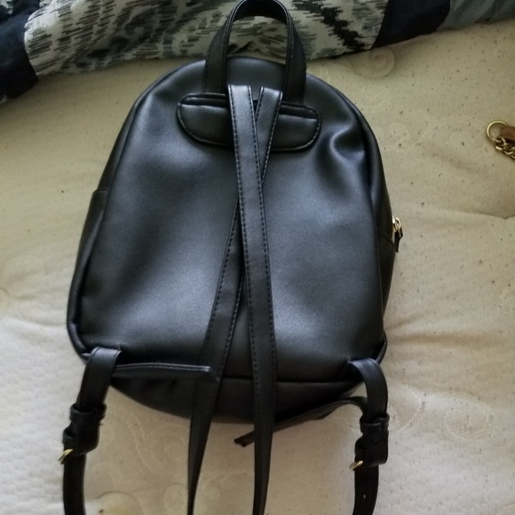 Backpack - Picture 2 of 3